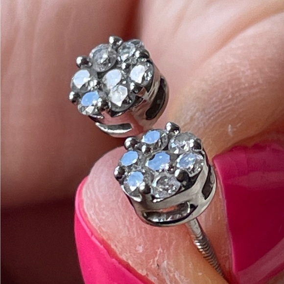 14k White Gold Diamond Cluster Stud Earrings - Picture 5 of 11